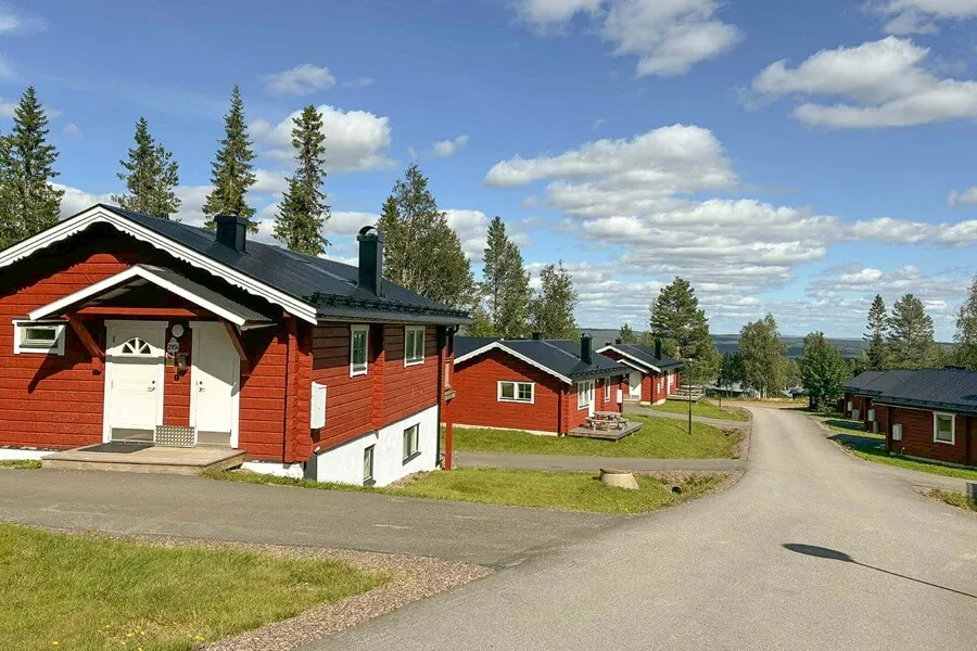 Röda fjällstugor i Sälen